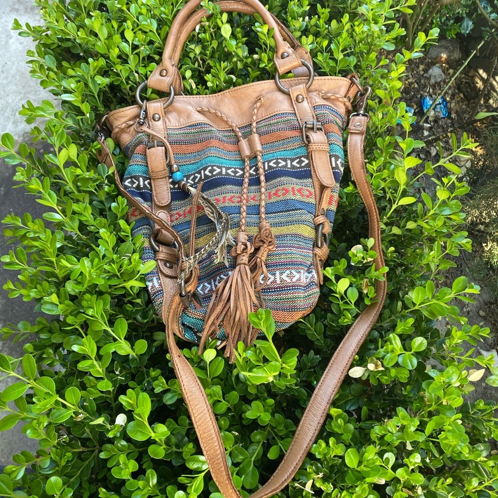Old Trend Crossbody